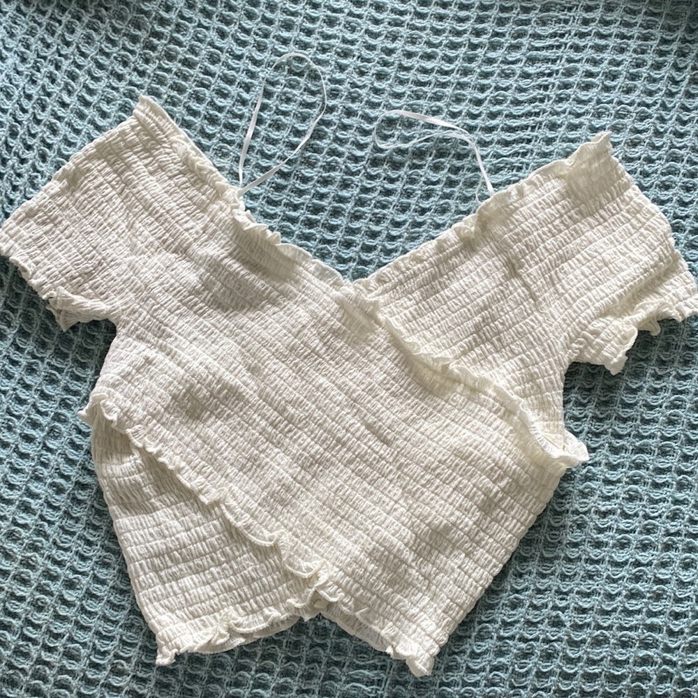 Love Tree SIZE M stretchy wrap cropped top OFF WHITE color LIKE NEW never worn